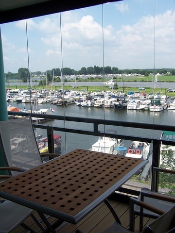 042e96b21afe7a3b4f11aa781a1f8a8d"